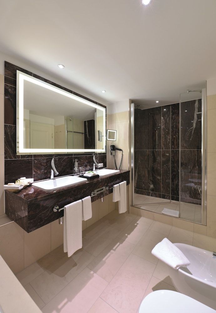 Best Western Premier Parkhotel Kronsberg Suite, 1 Double Bed 4