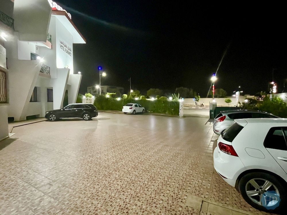 Wheelchair-accessible van parking