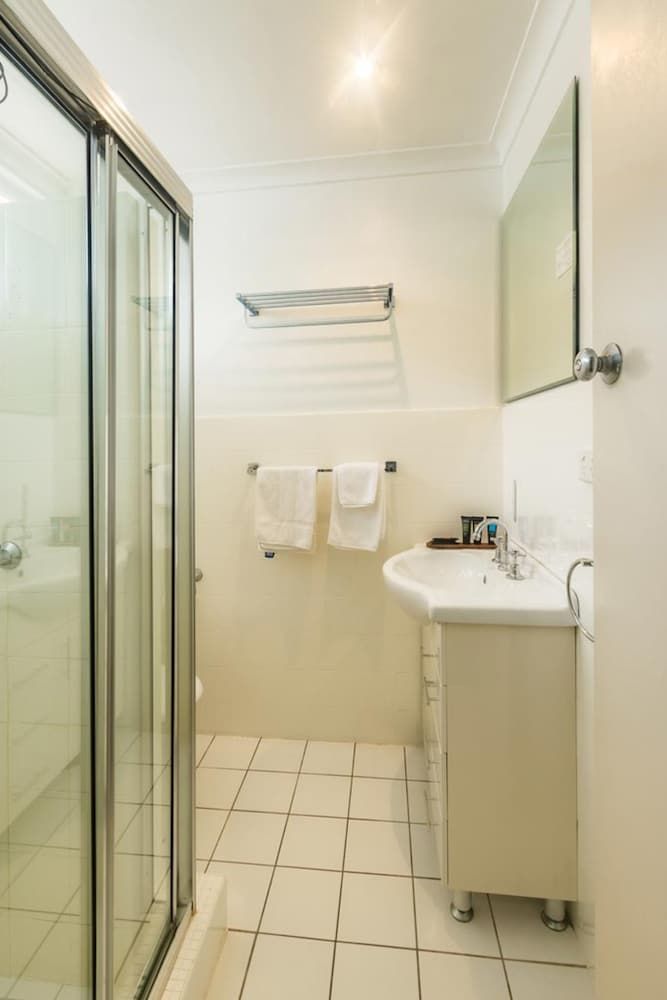 Caravilla Motor Inn Standard Room, 1 Queen Bed 2