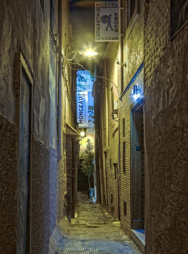 undefined Amour d'auberge - Hostel 4