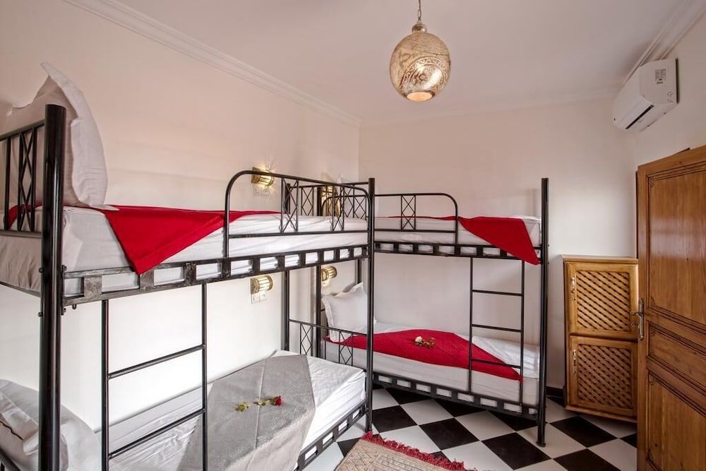 undefined Amour d'auberge - Hostel 2