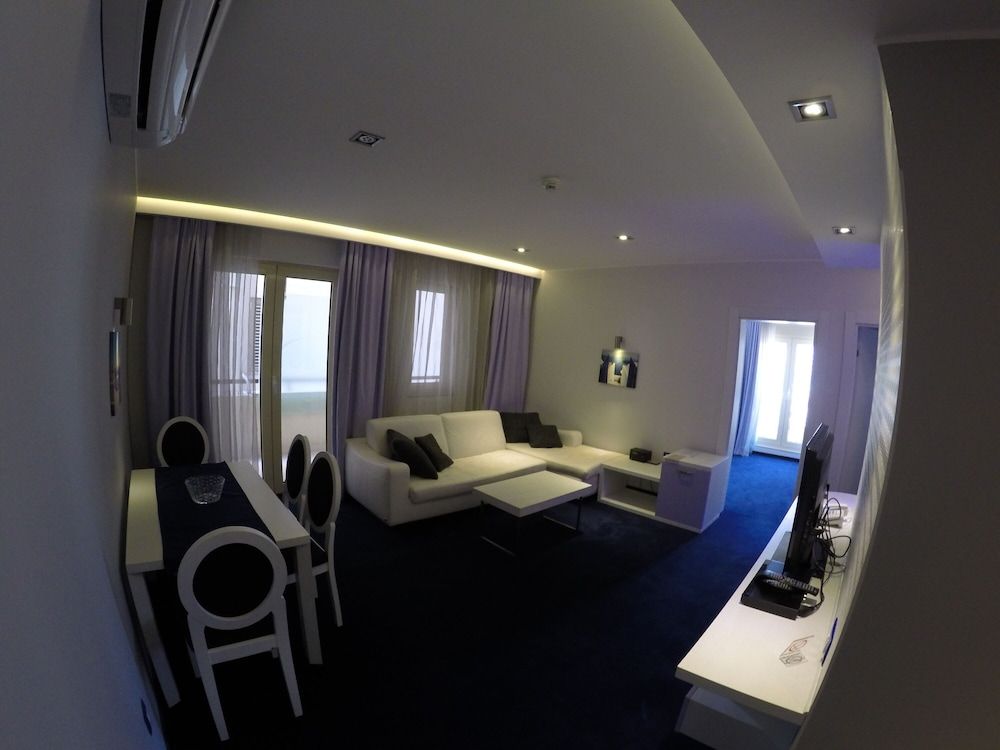 Luxury Apartment, City View