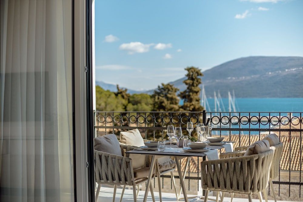 Lazure Hotel and Marina Two Bedroom Apartment Sea View - Residential Building 6