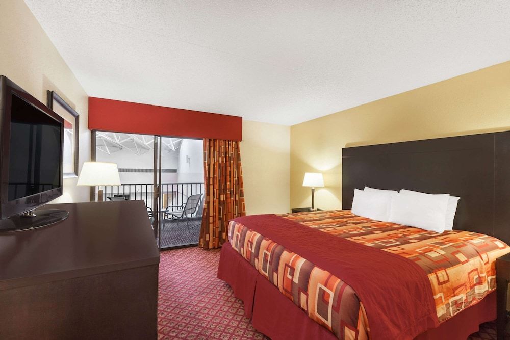 Room, 1 King Bed, Non Smoking