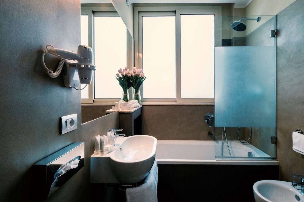 Best Western Hotel Piccadilly Classic Room, 1 Queen Bed 6