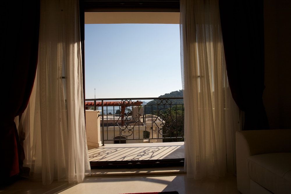 St. George Apartments and Villa with pool Deluxe Apartment, 2 Bedrooms, 2 Bathrooms, Sea View (St. George) 5