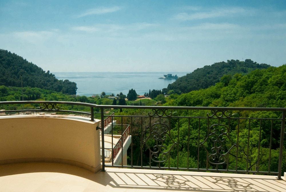 St. George Apartments and Villa with pool Deluxe Apartment, 2 Bedrooms, 2 Bathrooms, Sea View (St. George) 6