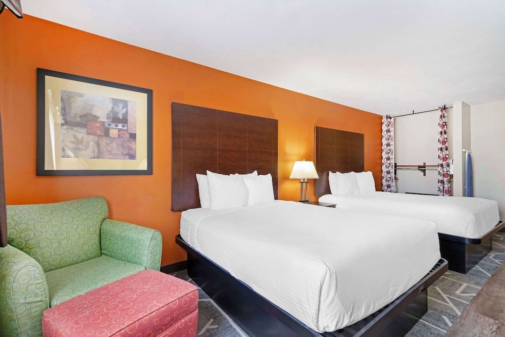 Standard Room, 2 Queen Beds, Accessible, Bathtub (Exterior)