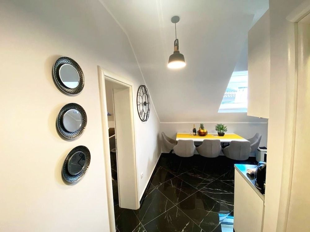 D & Sons Apartments Exclusive Apartment, 2 Bedrooms 8