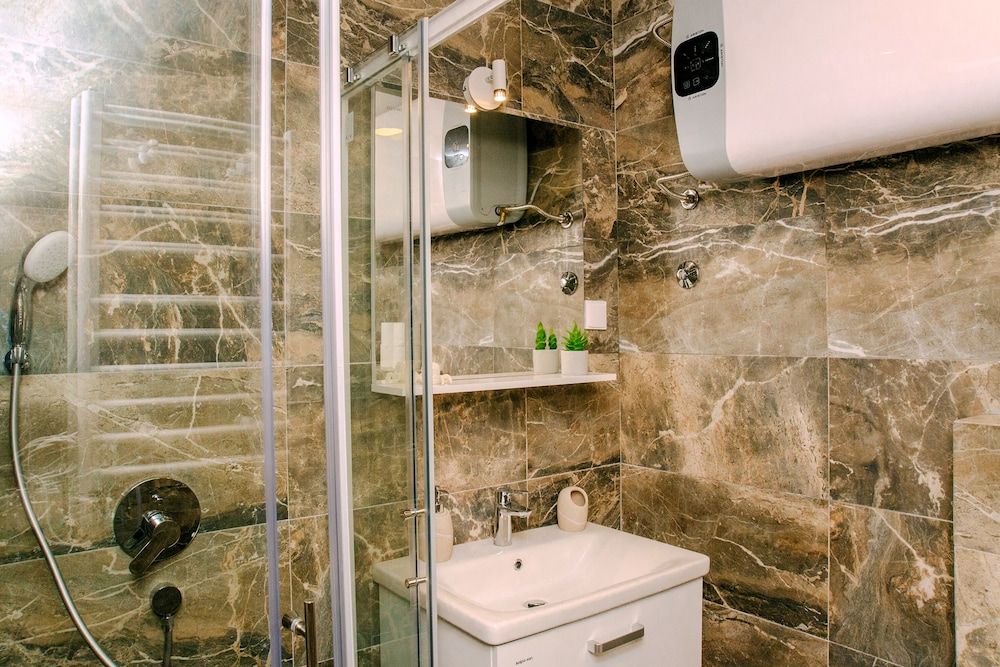 D & Sons Apartments Deluxe Apartment, 2 Bedrooms 8