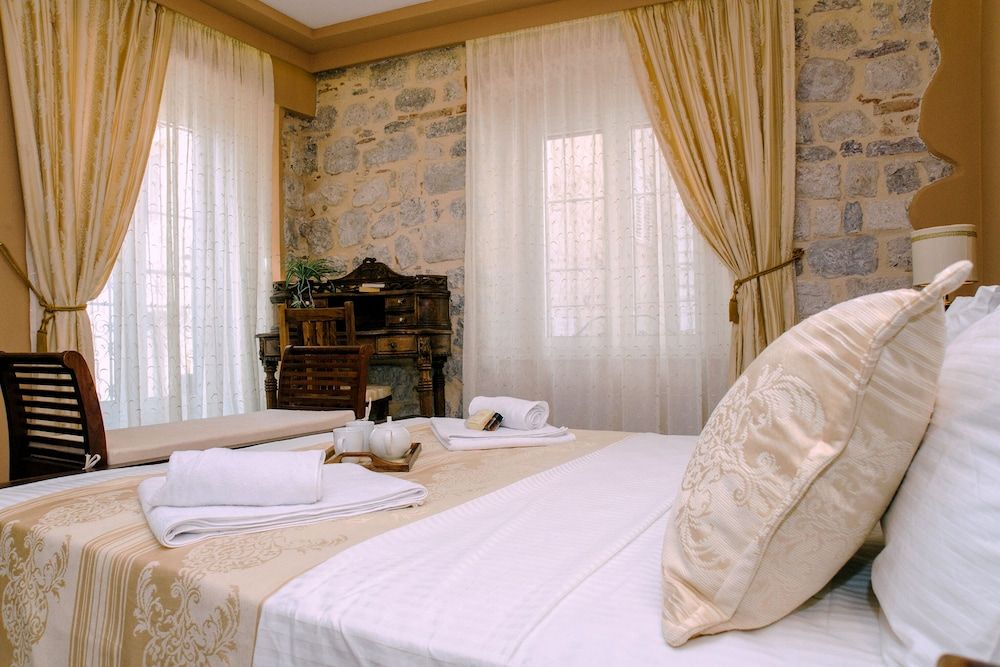 D & Sons Apartments Luxury Apartment, 2 Bedrooms, Balcony 4