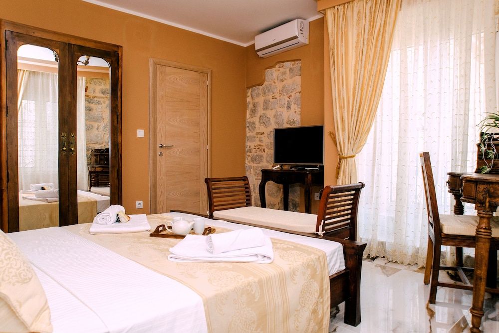 D & Sons Apartments Luxury Apartment, 2 Bedrooms, Balcony 3