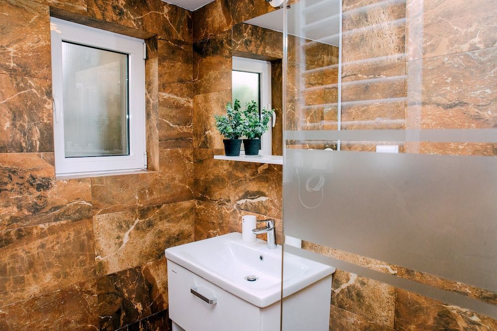 D & Sons Apartments Luxury Apartment, 2 Bedrooms, Balcony 16