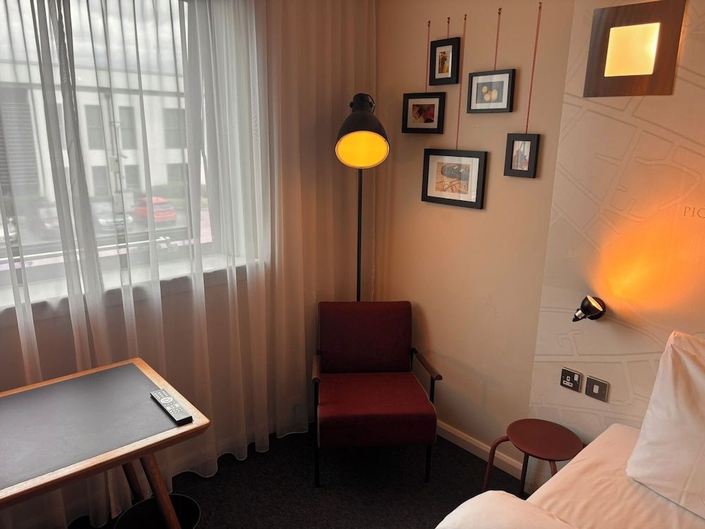 B&B HOTEL Derby Twin Room 10