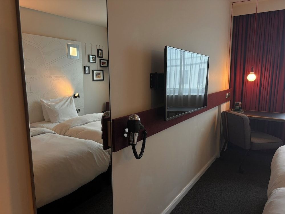 B&B HOTEL Derby Twin Room 4