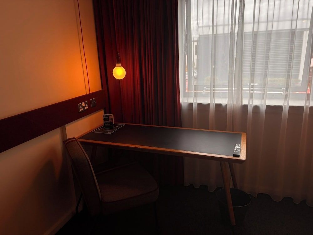 B&B HOTEL Derby Twin Room 11