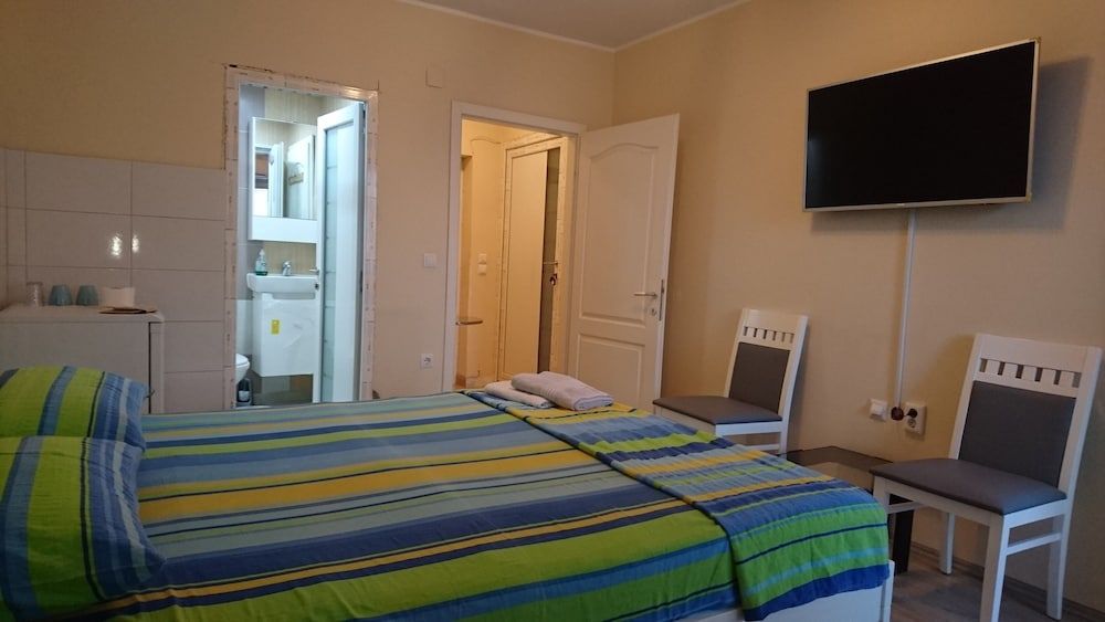 Accommodation Mell Comfort Double Room, Partial Lake View 2