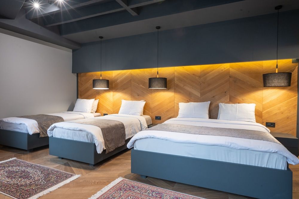 Hotel London B&B Quadruple Room, Multiple Beds 2