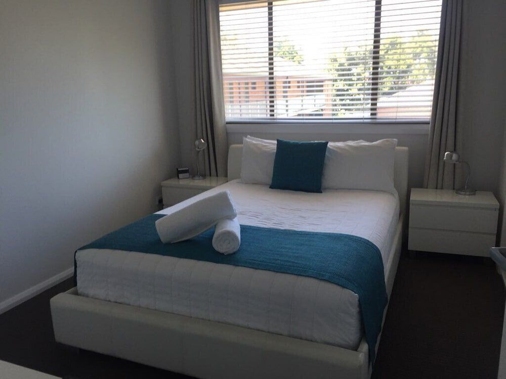 Macquarie Barracks Motor Inn Two Bedroom Apartment (Not Pet Friendly)