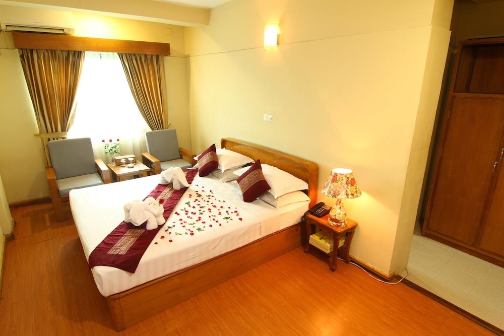 Shwe Htee Hotel Yangon Superior Room
