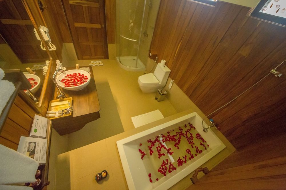 Spring Lodge Inle Deluxe Bungalow Double or Twin Room 4