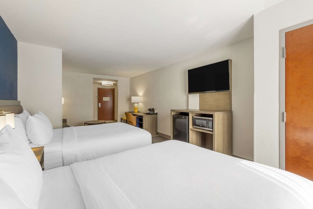 Suite, Multiple Beds, Accessible, Non Smoking