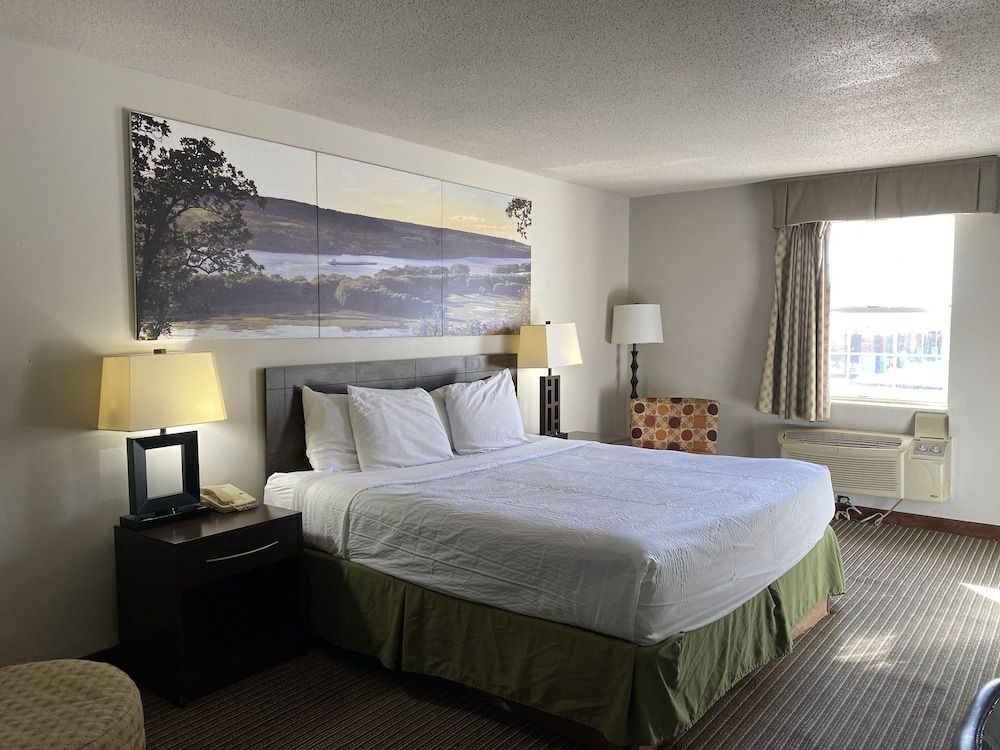 Standard Room, 1 King Bed