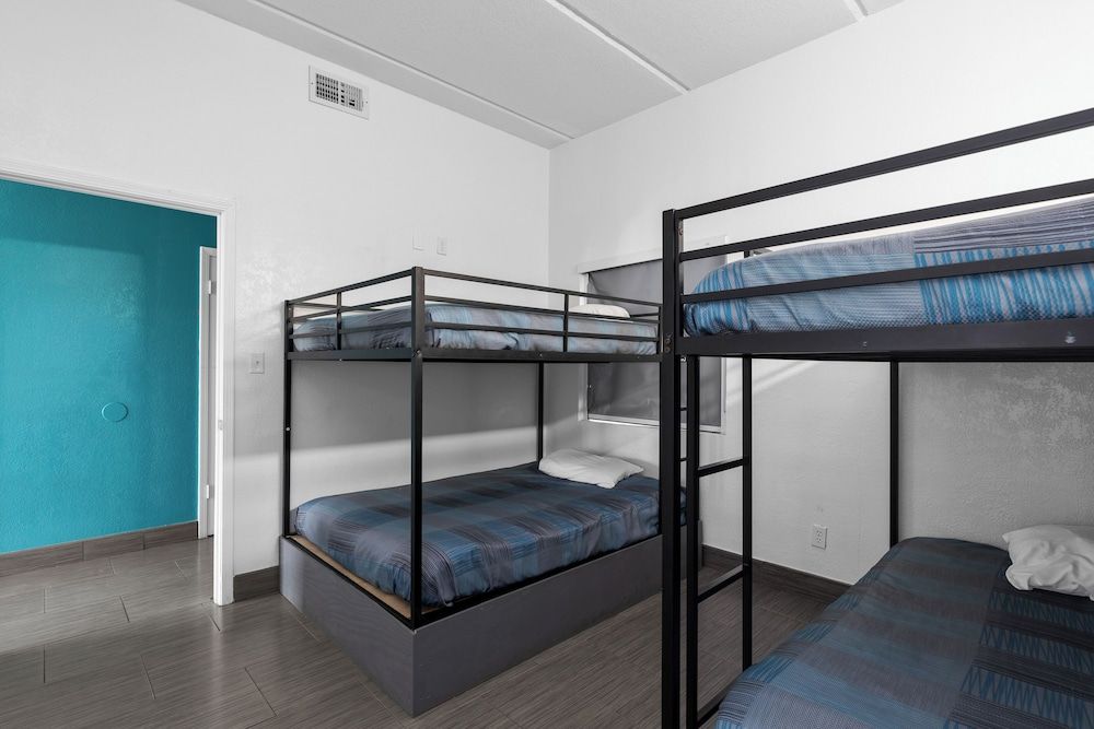 WindWater Hotel and Marina Suite, 2 Queen Beds, Non Smoking