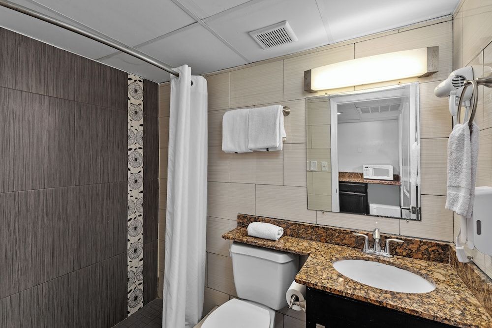 WindWater Hotel and Marina Suite, Multiple Beds, Non Smoking 3