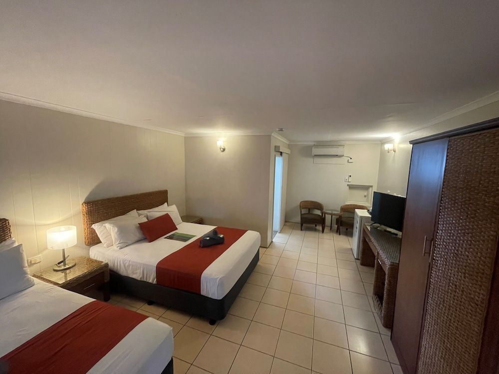 Pine Tree Motel Standard Double or Twin Studio