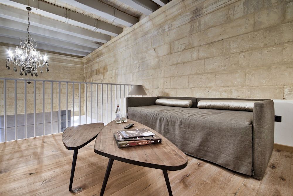 66 Saint Pauls & Spa Grand Suite, 1 King Bed with Sofa bed 5