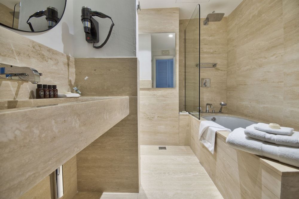 66 Saint Pauls & Spa Double Room, Sea Facing 4