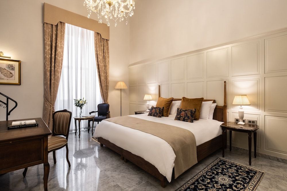 Palais Le Brun Suite, City View (Duplex)