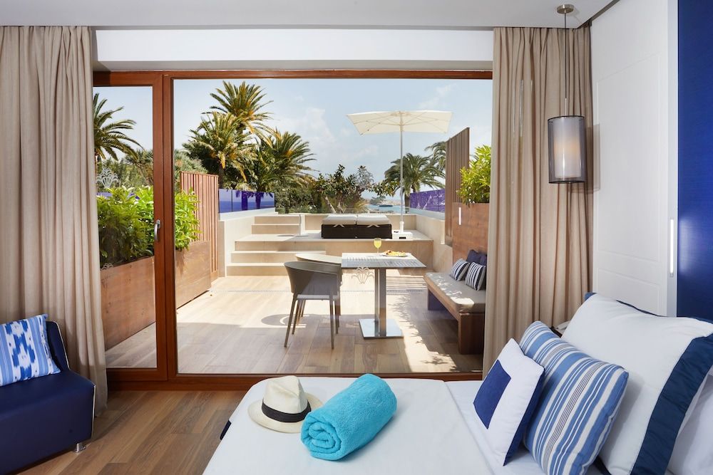 Premium Double Room, Private Pool, Sea View (Oasis, VIP Lounge Included)