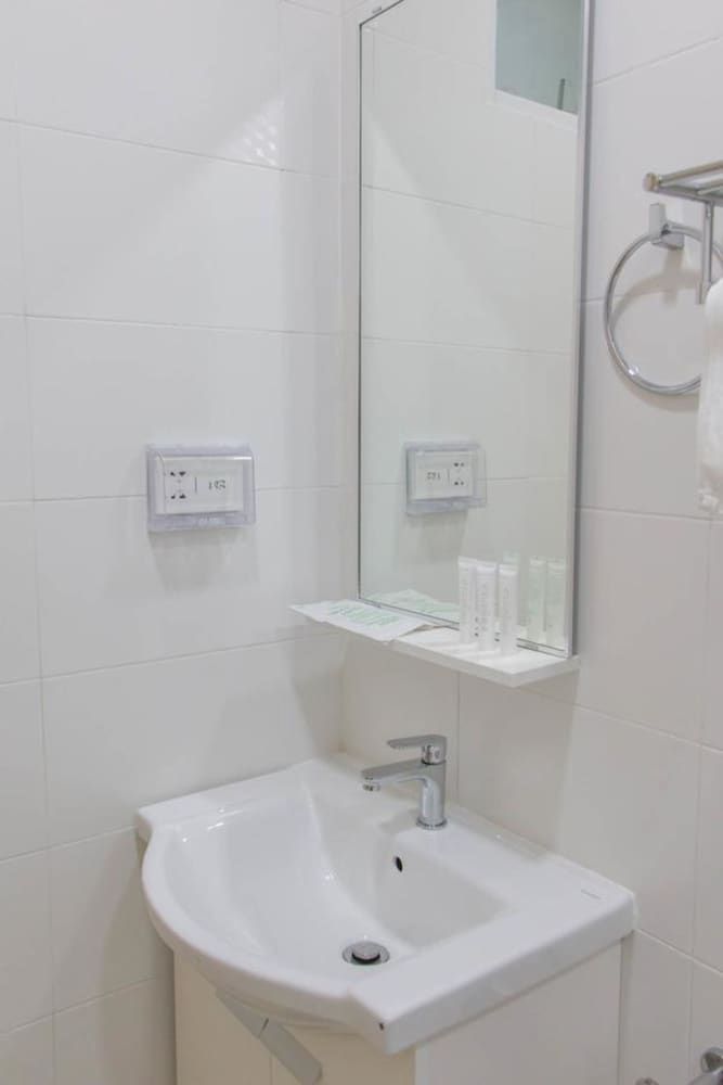 Kokaa Maafushi Deluxe Double or Twin Room With Balcony and Sea View 7