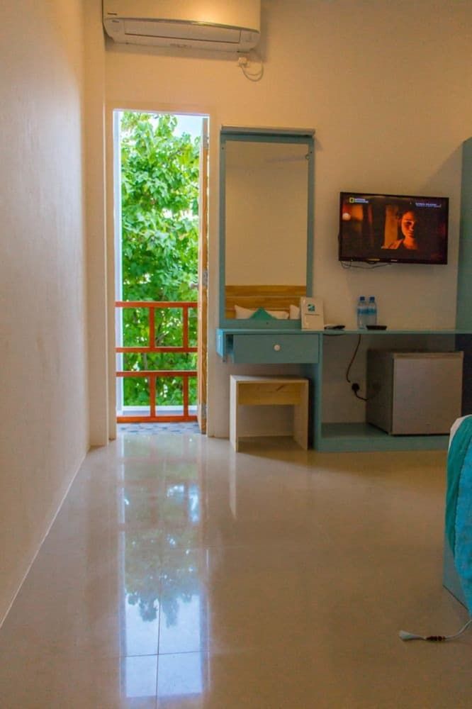 Kokaa Maafushi Deluxe Double or Twin Room With Balcony and Sea View 4