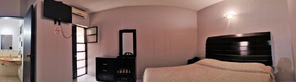 Hotel Laguna Inn Room, 1 King Bed 2