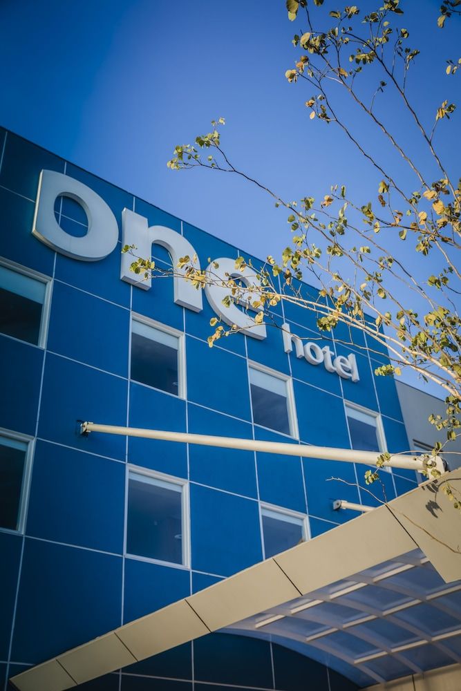 undefined One Ciudad de Mexico La Raza 8