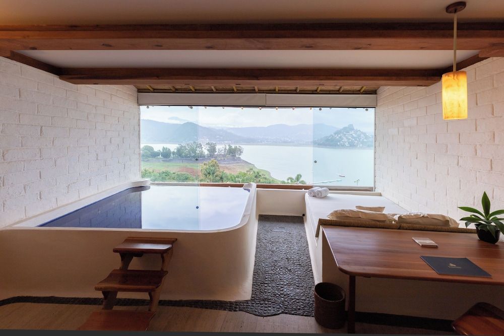 Junior Room, Mountain View