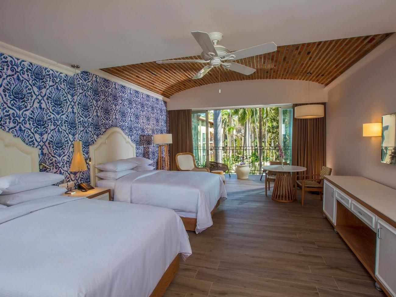 Junior Suite with Pool View