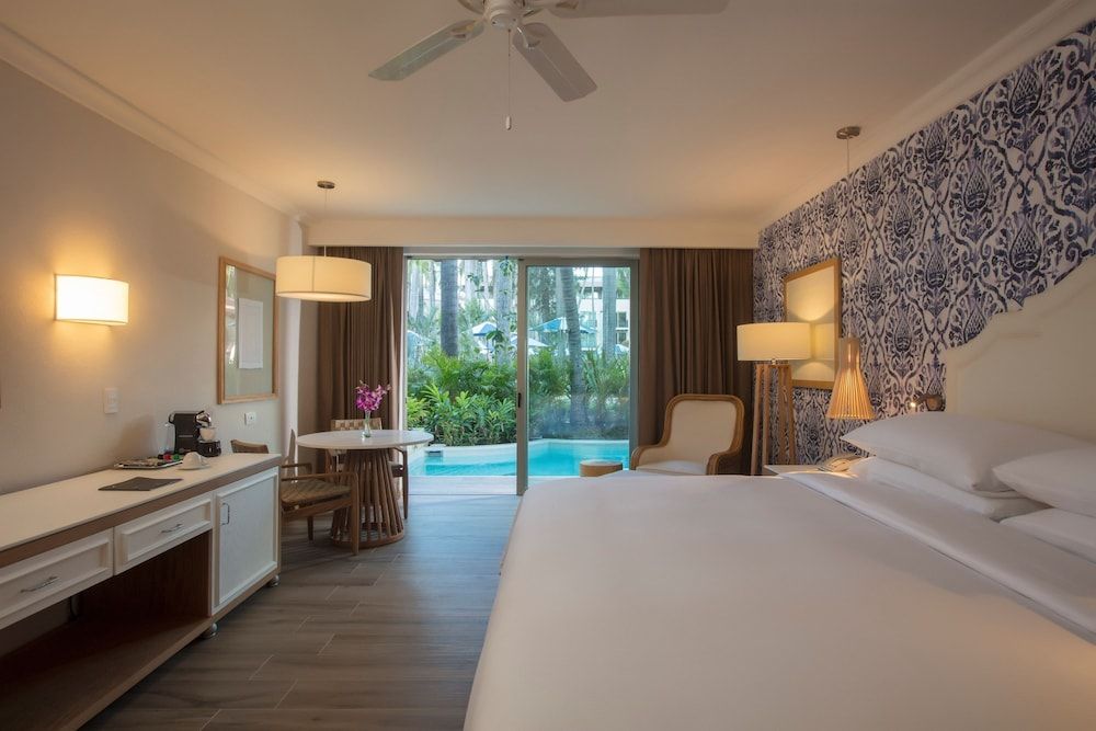 Junior Suite Hacienda Swim Out King