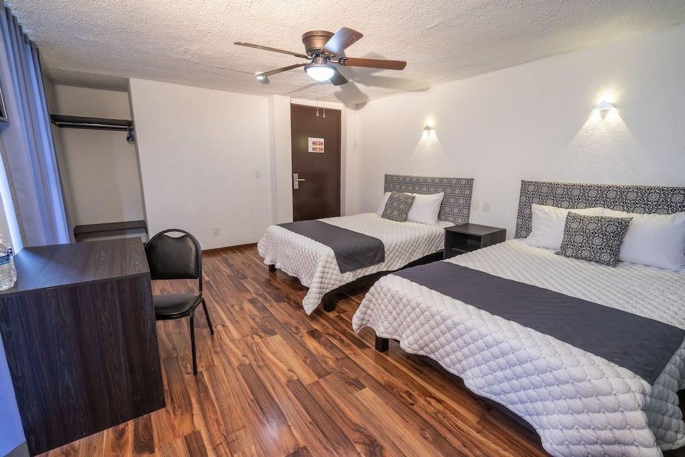 Hotel Delf-inn Economy Single Room, 2 Double Beds 3