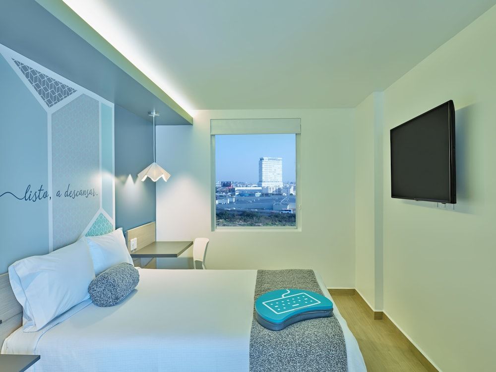 One Acapulco Diamante Superior Room, 1 Queen Bed, Non Smoking 2