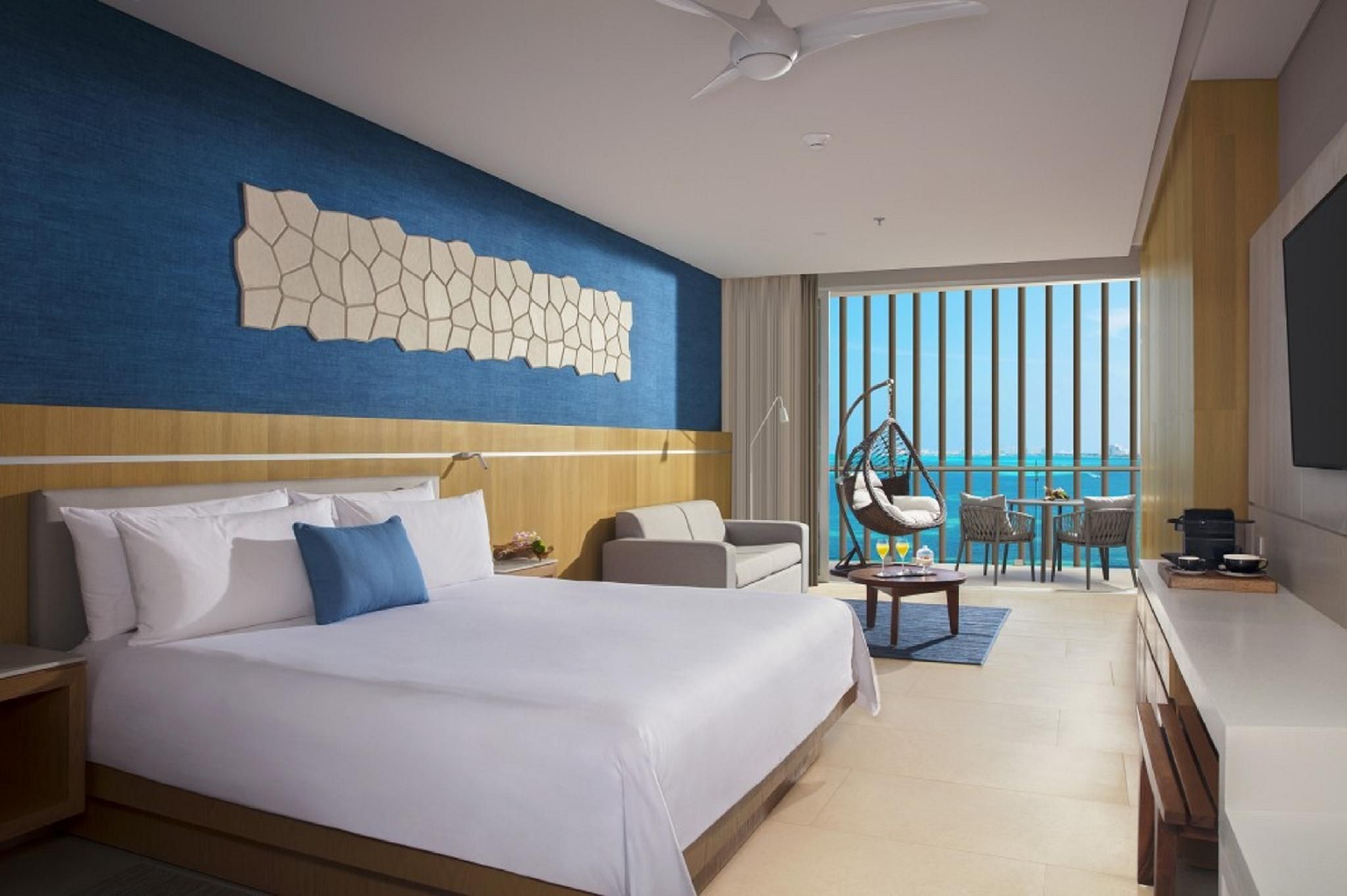 Preferred Club Honeymoon Suite