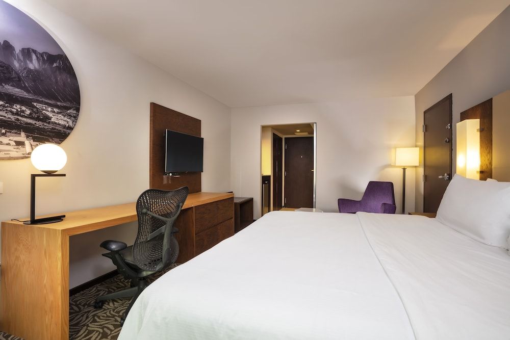 Krystal Urban Monterrey San Jerónimo Superior Room, 1 King Bed 4