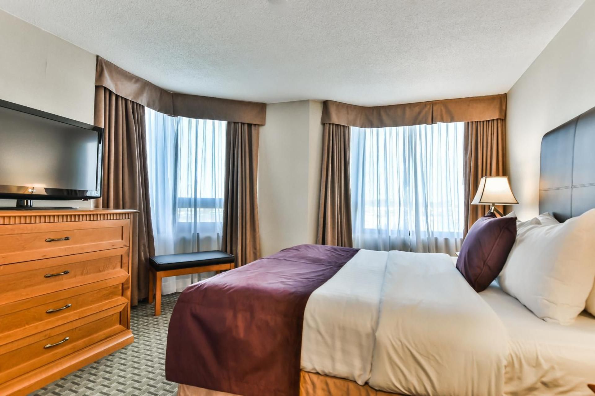 Best Western Plus Cambridge Hotel 1 Queen Bed, Nonsmoking, Sofabed, Mini-suite 2