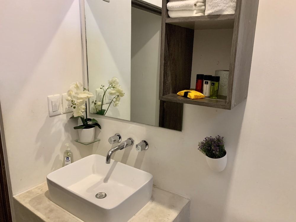 SILVERSANDS Hotel Boutique - 5Th Ave LOFT KING SUITE 12