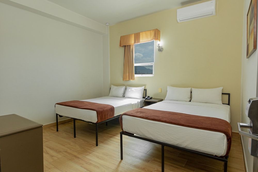 Hotel Plaza del Arco Express Standard Double Room, 2 Double Beds 2