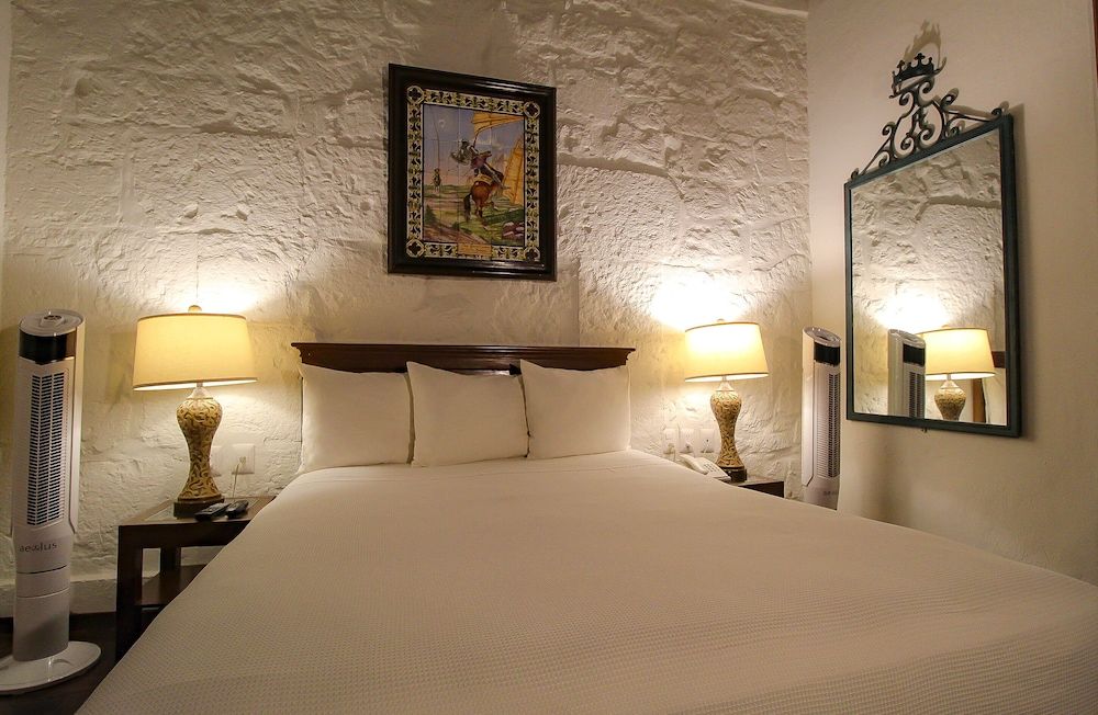 Standard Room, 1 Queen Bed, Balcony