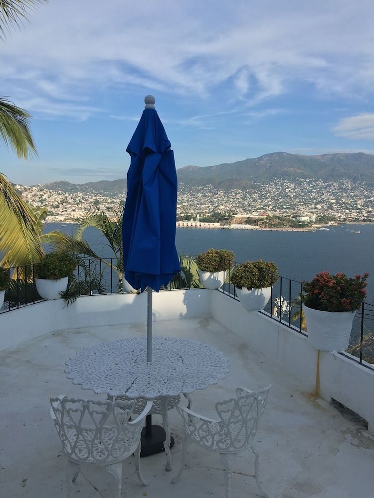 Suite, 1 King Bed, Ocean View